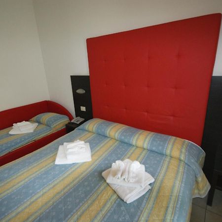 Hotel Marebello Rímini Habitación foto