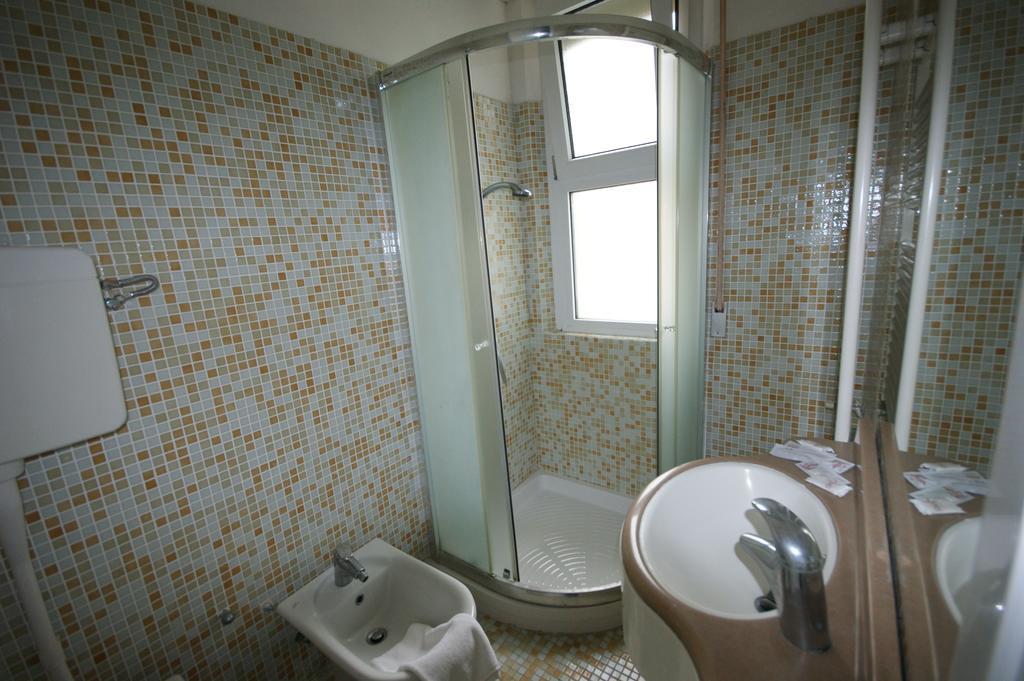 Hotel Marebello Rímini Habitación foto