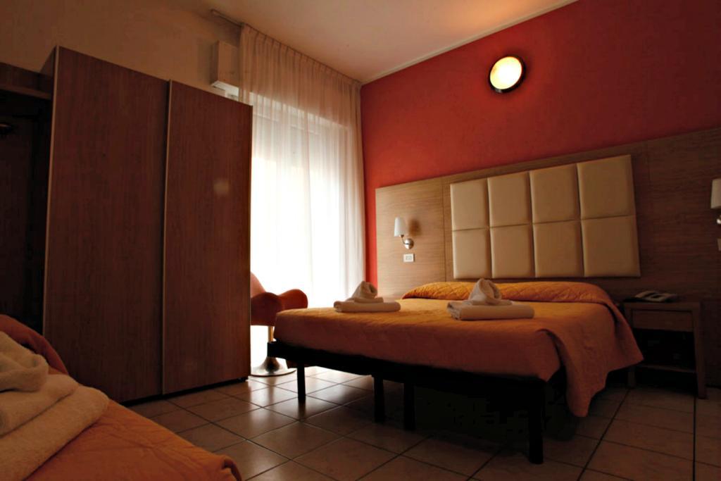 Hotel Marebello Rímini Exterior foto