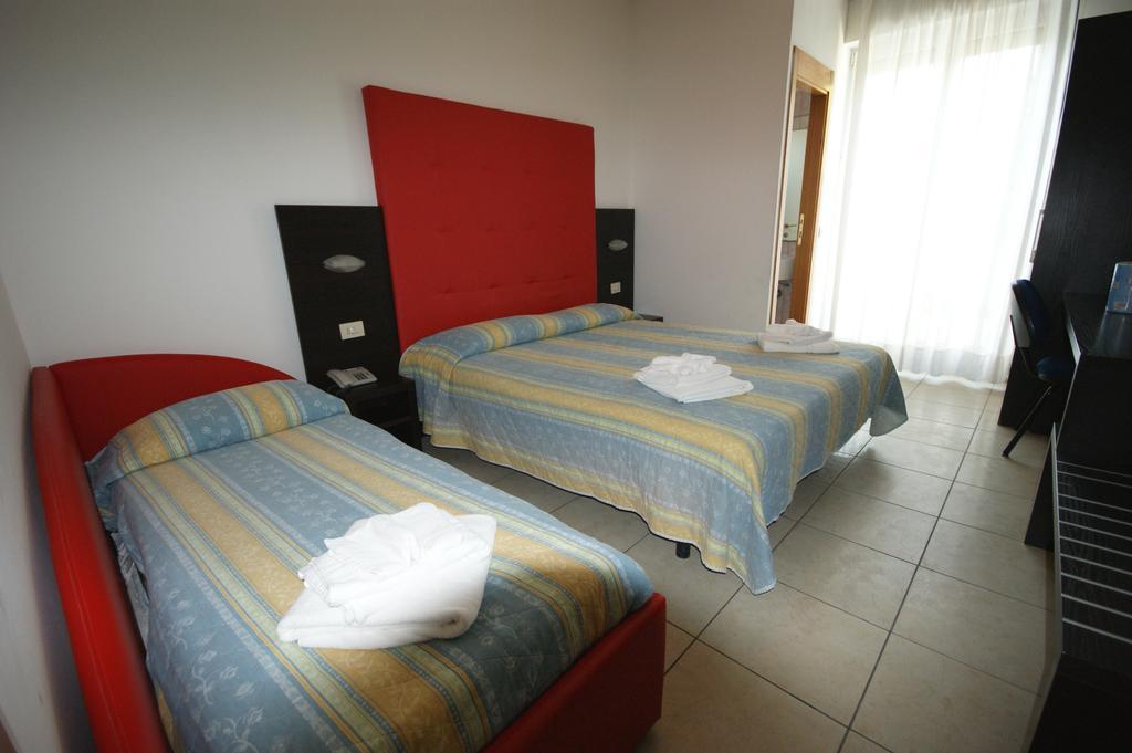 Hotel Marebello Rímini Habitación foto